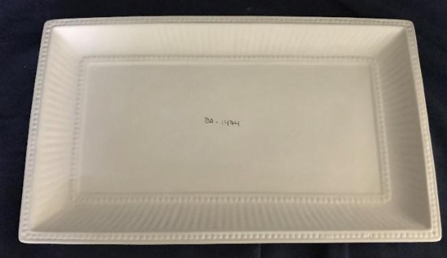 BANDEJA RECTANGULAR BORDE RELIEVE