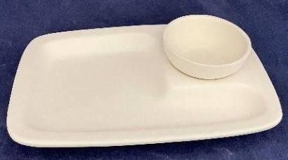 BANDEJA RECTANGULAR CON POCILLO