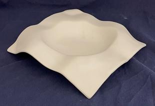 PLATO CUADRADO BORDE IRREGULAR
